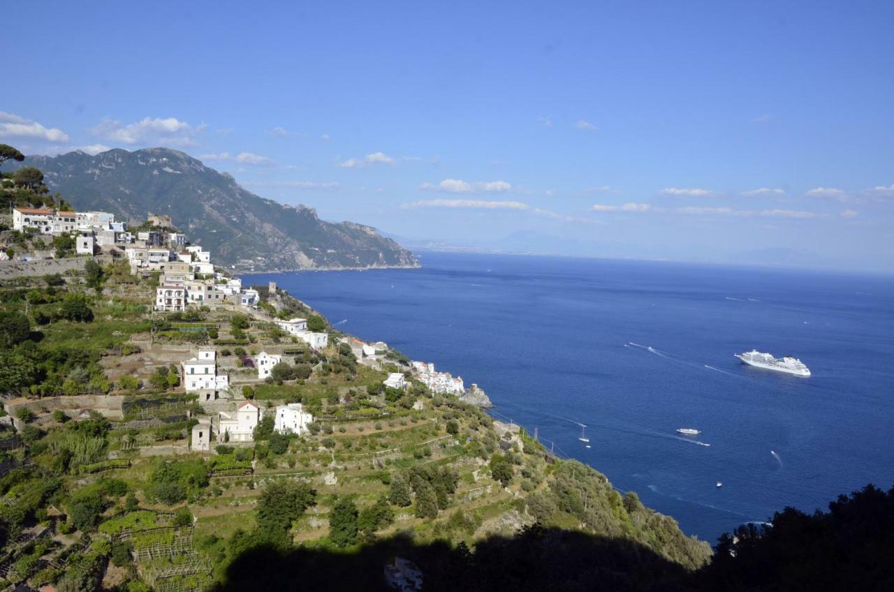 Amalfi Hills Aparthotel Exterior photo